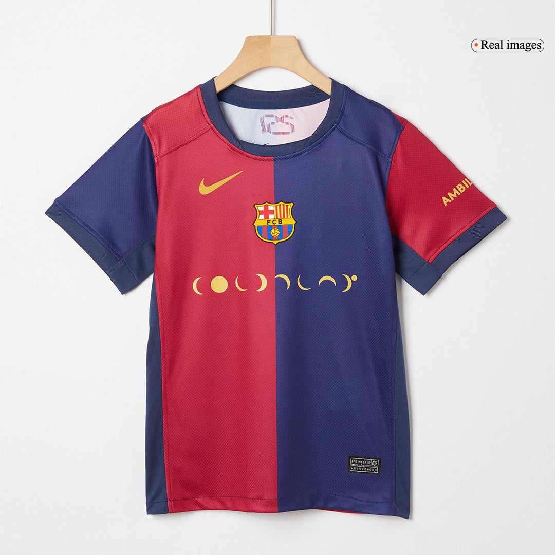 Kit de fútbol local del Barcelona x Coldplay para niños (camiseta y pantalón corto) 2024/25, rojo y azul