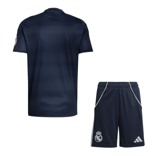 Kit de camiseta de fútbol visitante del Real Madrid 2025/26