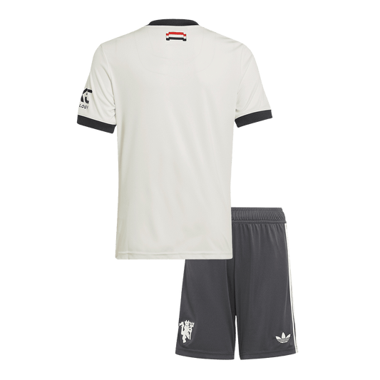 Kit de fútbol infantil de visitante del Manchester United (Kit y pantalón corto)