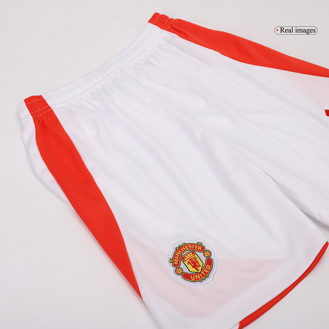 Kit de fútbol local del Manchester United para niños (Kit, pantalón corto y calcetines) 2024/25