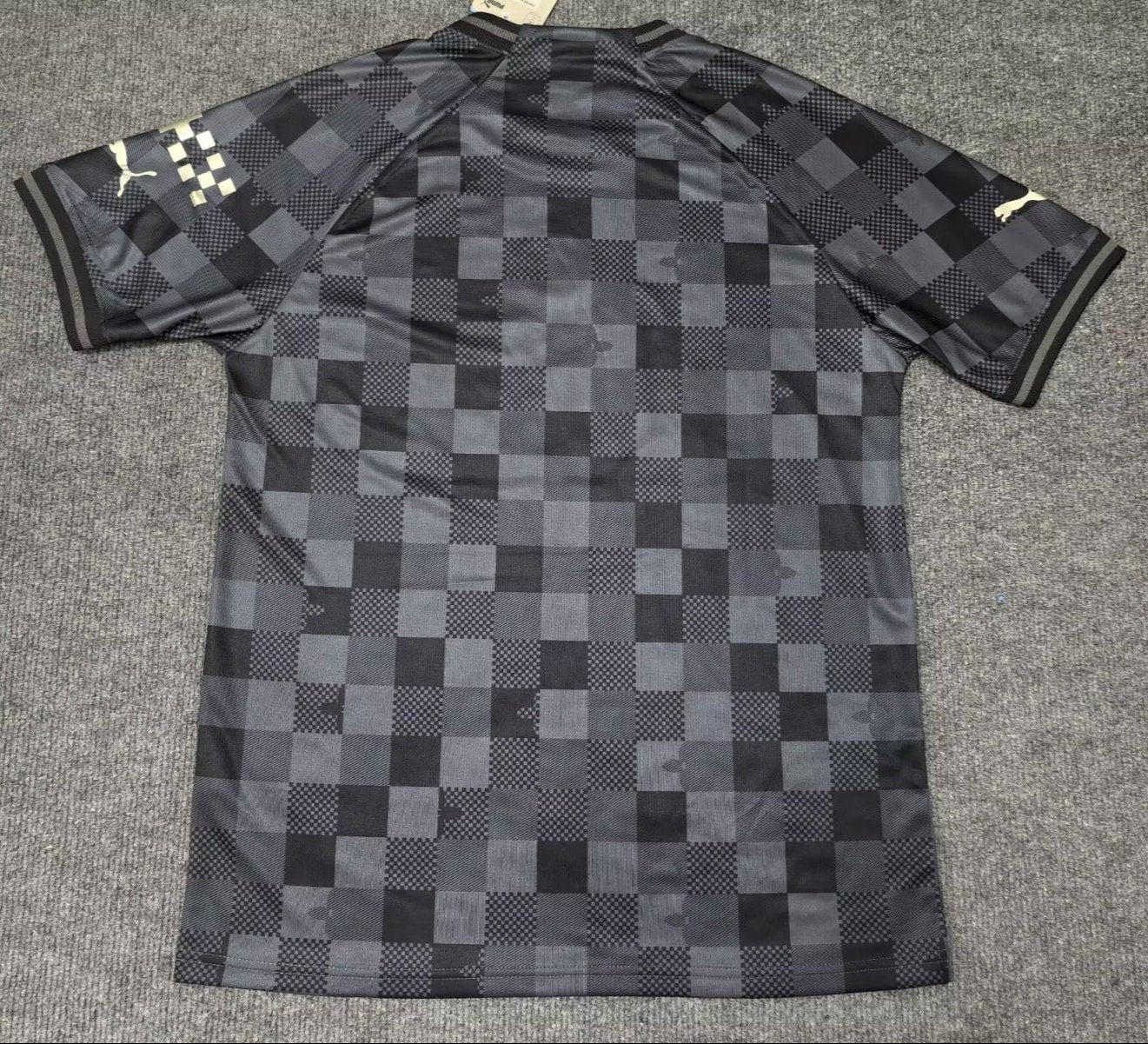 Camiseta especial dorada del Manchester City 24/25