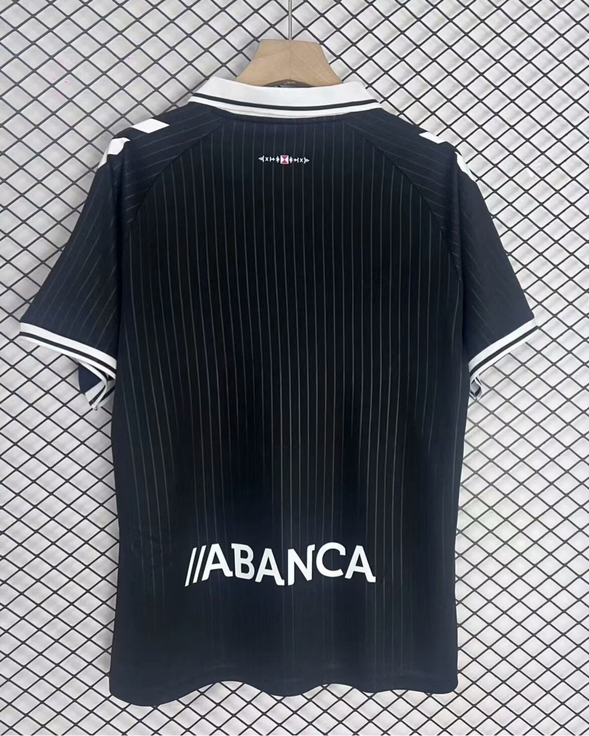 Camiseta negra edición especial del Celta de Vigo (tallas 25/26)