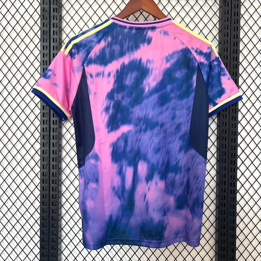 Camiseta morada especial de anime japonés 2025