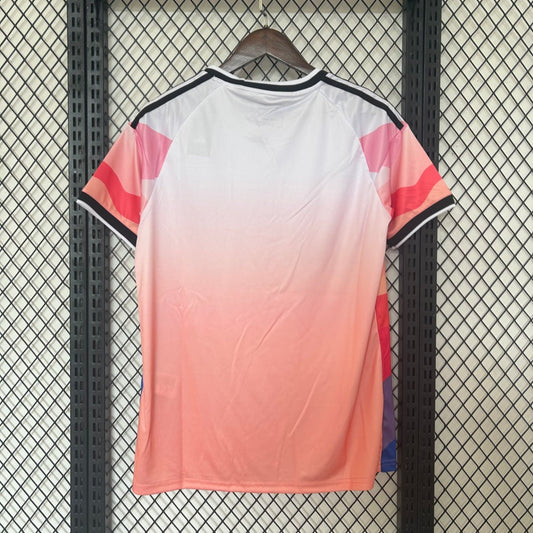 Camiseta de anime japonés 24/25, estilo y color especiales.