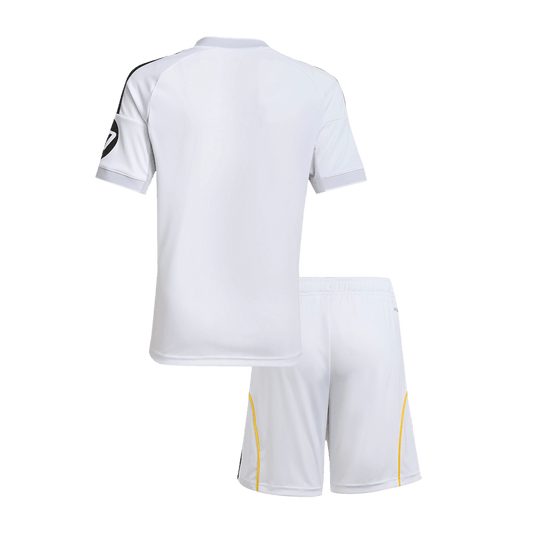 Kit de camiseta de fútbol local del Real Madrid 2025/26 para niños