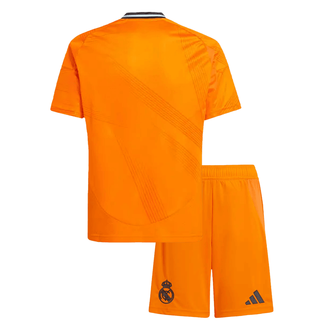 Kit de camiseta de fútbol visitante del Real Madrid para niños