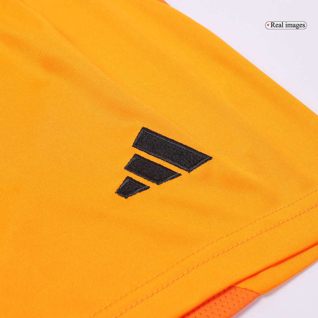 Pantalón cortos de visitante del Real Madrid