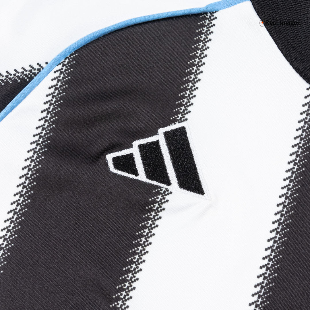 Kit de fútbol local del Newcastle United para niños (Kit y pantalón corto) 2025/26
