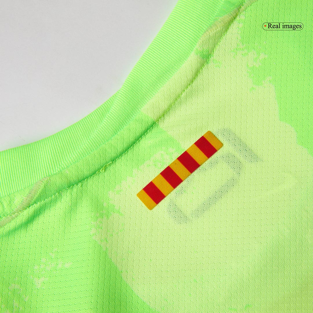 Kit de fútbol visitante del Barcelona (Kit y pantalón corto) - UCL