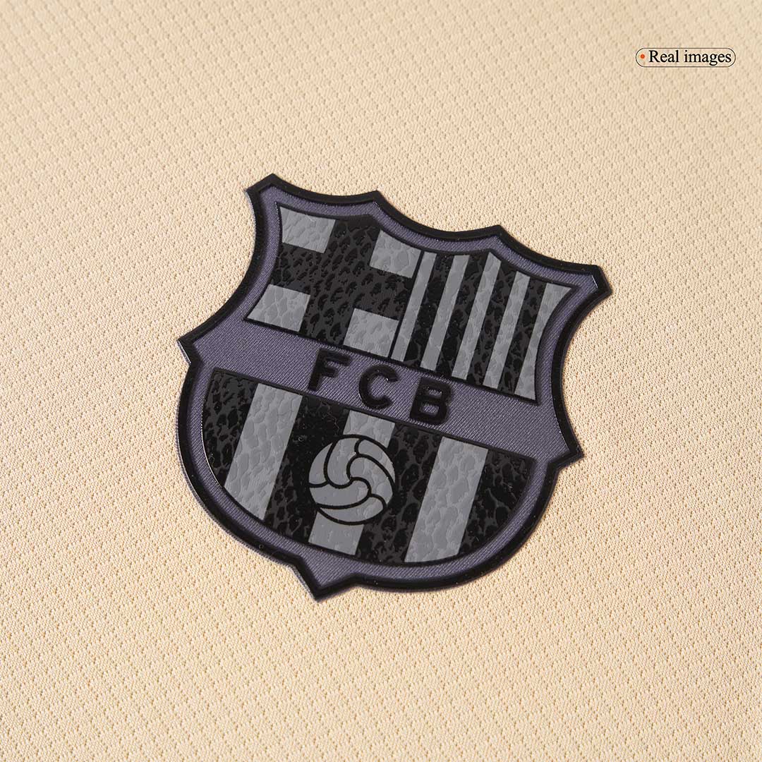Kit de visitante del Barcelona (Kit, pantalón corto y medias) 2025/26 (amarillo y negro)