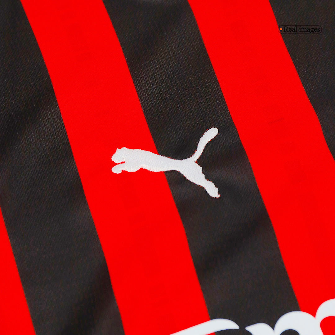 Kit de fútbol local del AC Milan para niño (Kit y pantalón corto) 2024/25
