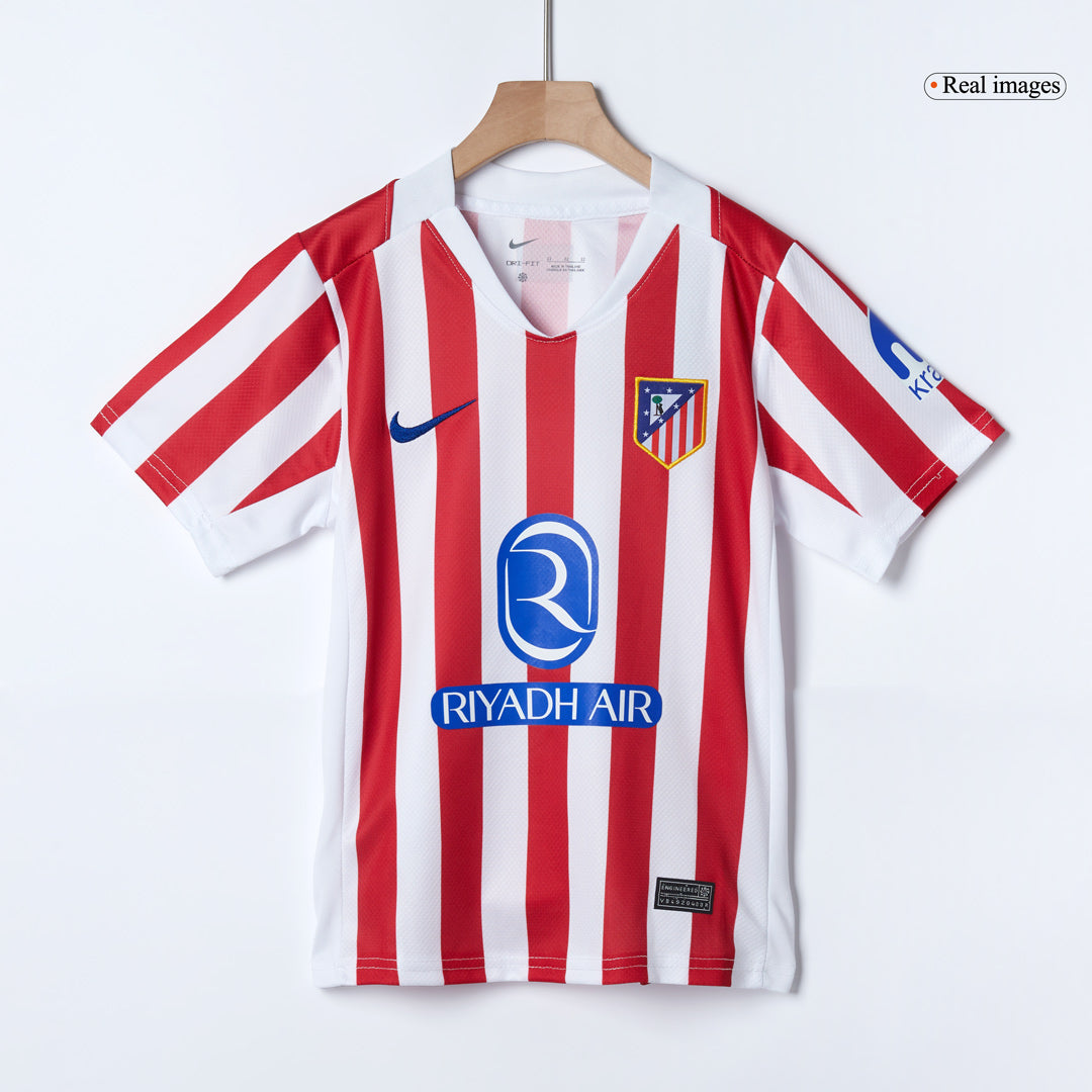 Kit de fútbol local del Atlético de Madrid para niño (Kit, pantalón corto y medias) 2025/26