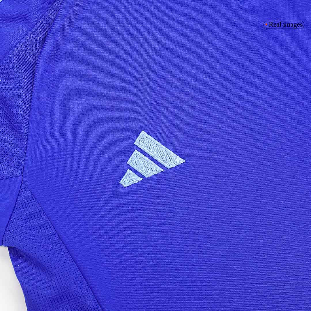 Kit de fútbol visitante de Argentina para niños (Kit y pantalón corto) 2024
