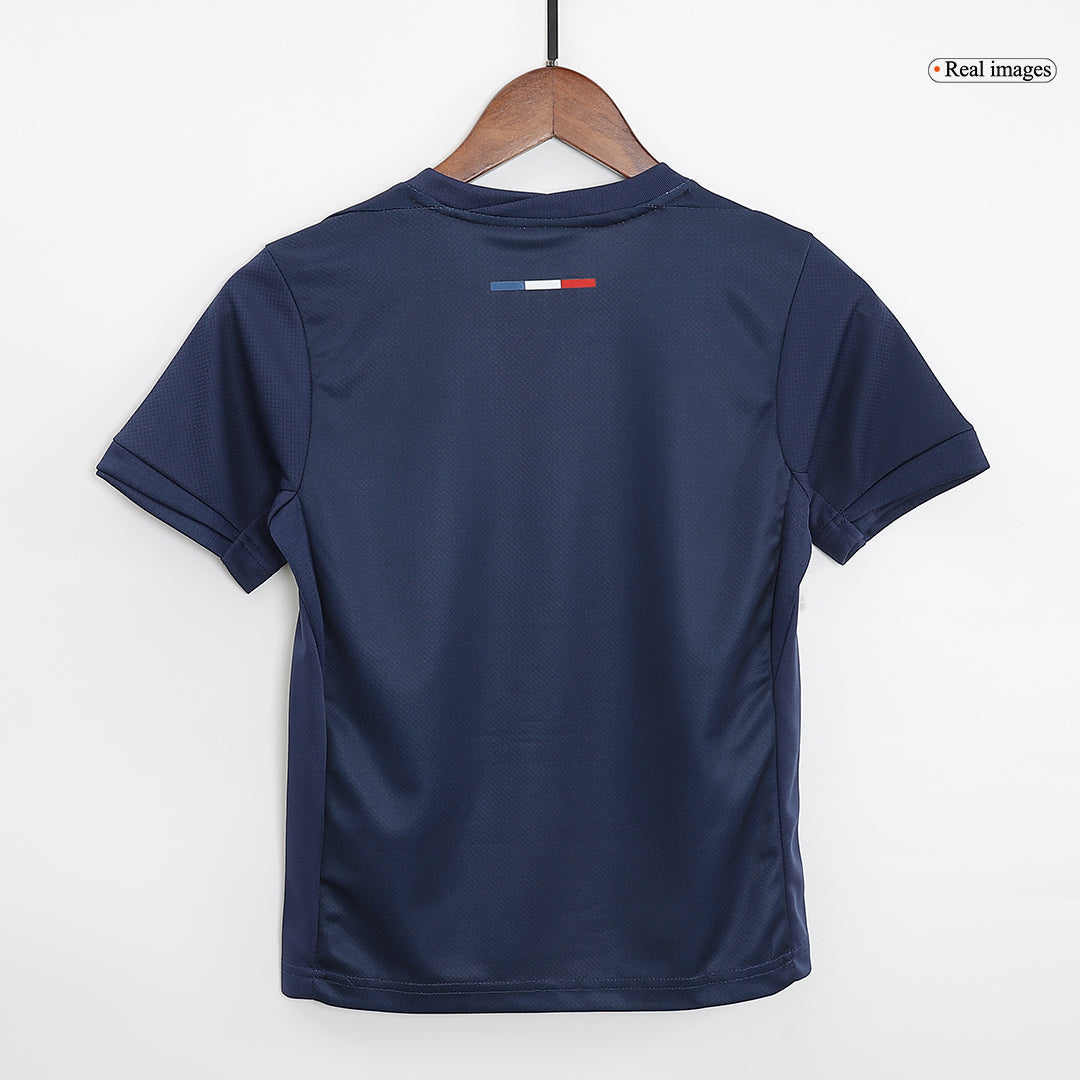 Kit de camiseta de fútbol local del PSG para niños (camiseta, pantalón corto y calcetines) 2024/25