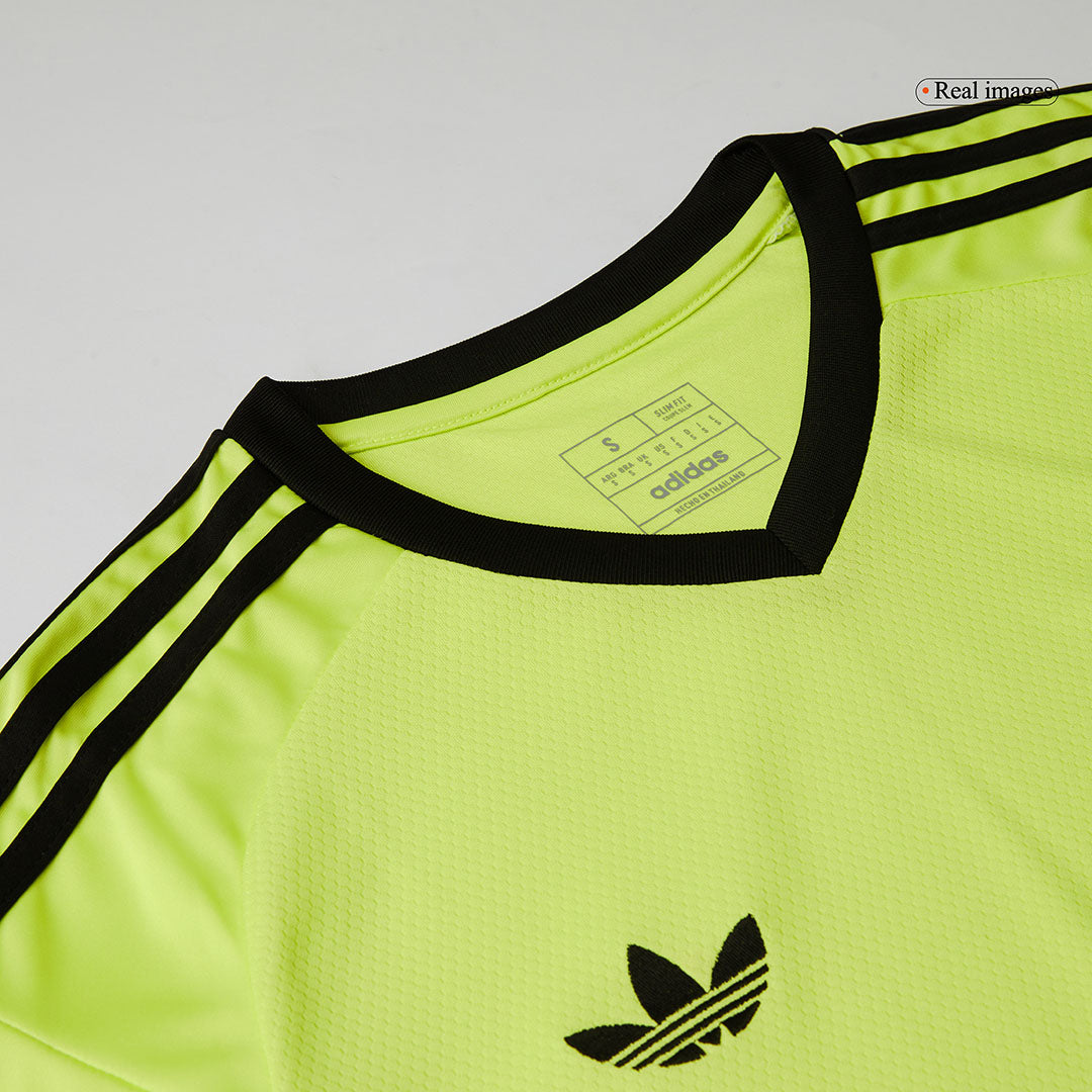 Camiseta de fútbol de la tercera equipación del Real Madrid