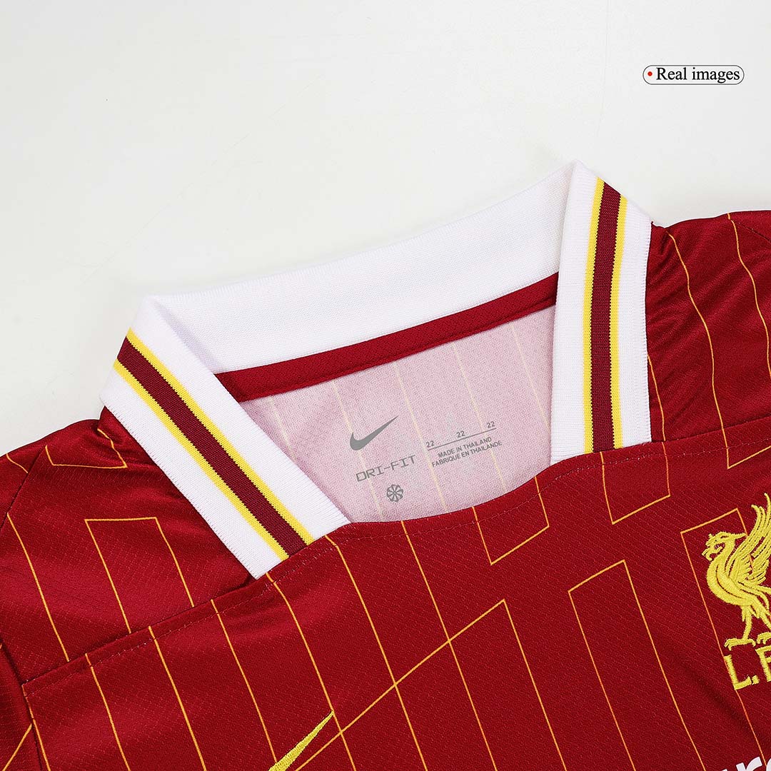 Kit infantil de local del Liverpool 2024/25 (camiseta, pantalón corto y medias)