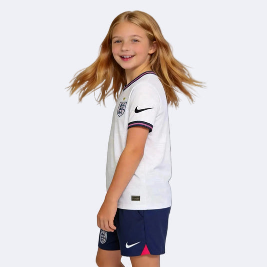 Kit de fútbol local de Inglaterra para niños (camiseta y pantalón corto) 2026