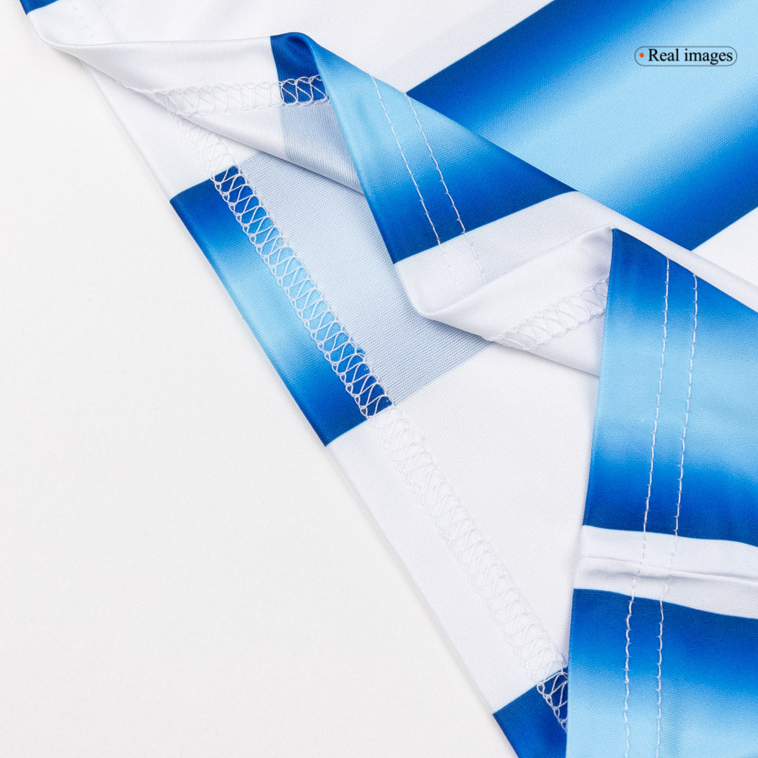 Kit de camiseta de fútbol local de Argentina para niños (camiseta, pantalón corto y medias) 2025/26