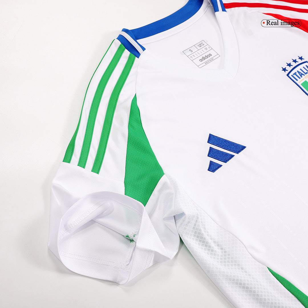 Kit de fútbol de visitante de Italia (camiseta, pantalón corto y medias) para la Eurocopa 2024