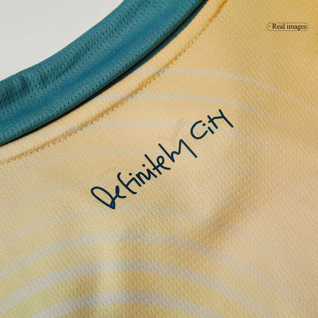 Kit de fútbol infantil del Manchester City (4.ª equipación visitante, "Definitely City") (Kit y pantalón corto) 2024/25