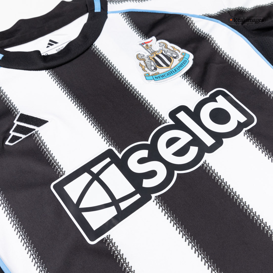 Kit de fútbol local del Newcastle United para niños (Kit y pantalón corto) 2025/26