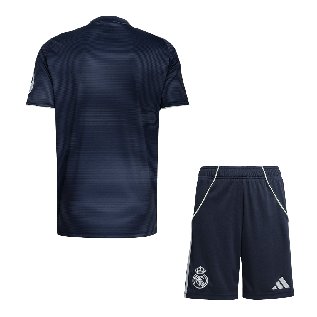 Kit de camiseta de fútbol visitante del Real Madrid 2025/26