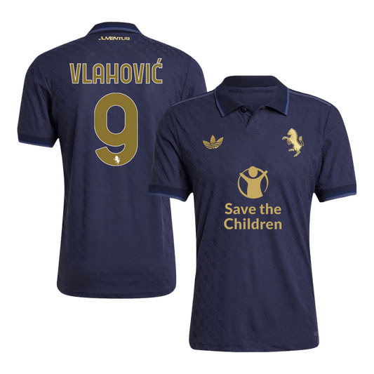 Camiseta de fútbol de visitante de la Juventus VLAHOVIĆ #9 2024/25 - Patrocinador de Save The Children
