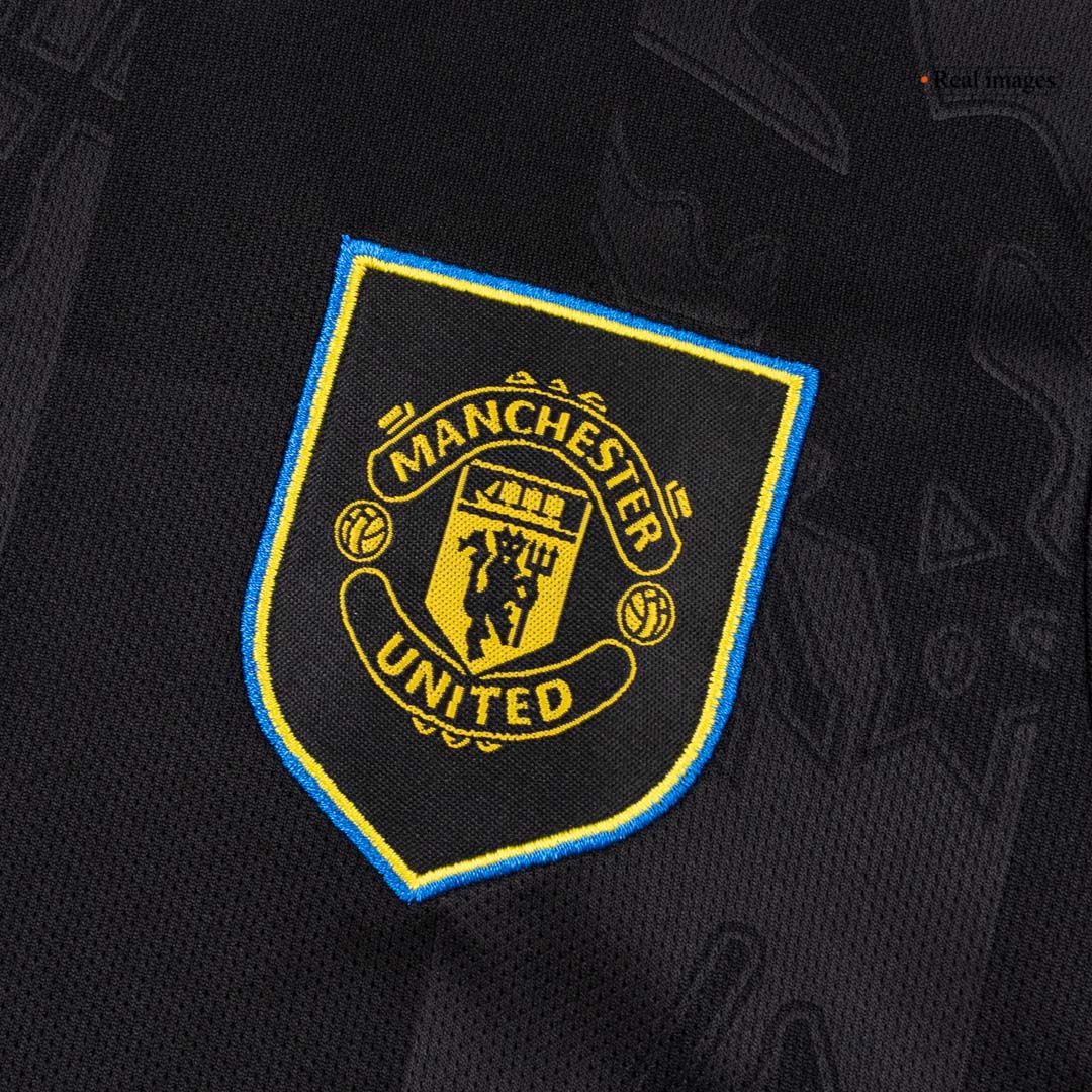 Kit de fútbol infantil de visitante del Manchester United (Kit, pantalón corto y calcetines) 2025/26