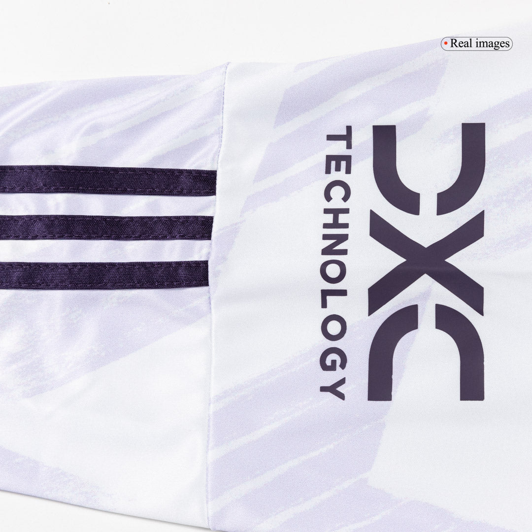 Camiseta de fútbol de manga larga visitante del Manchester United 2025/26 blanca