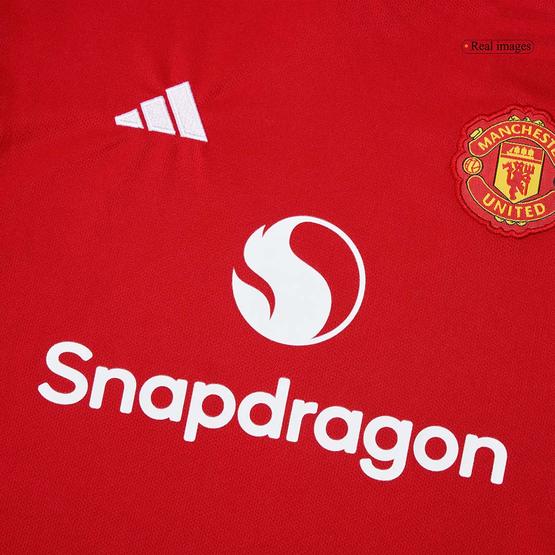 Kit de fútbol local del Manchester United para niños (Kit, pantalón corto y calcetines) 2025/26