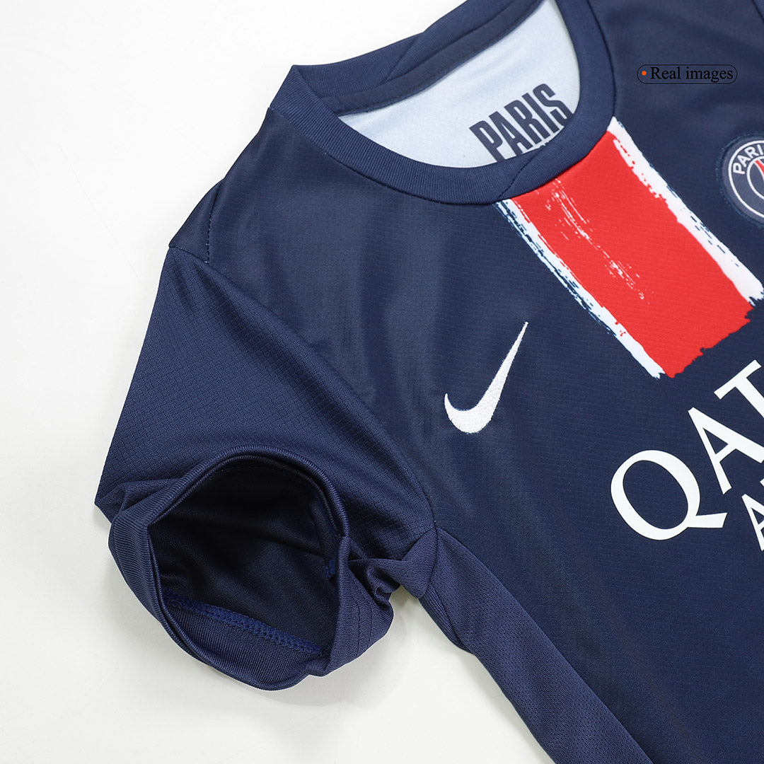 Kit de camiseta de fútbol local del PSG para niños (camiseta, pantalón corto y calcetines) 2024/25