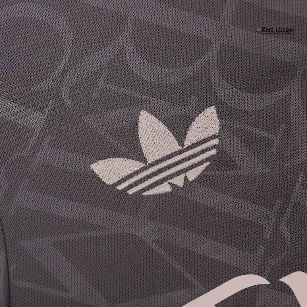 Camiseta de fútbol de la tercera equipación del Real Madrid