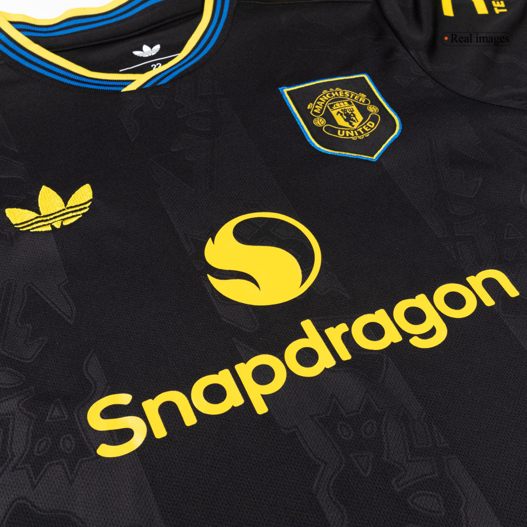 Kit de fútbol infantil de visitante del Manchester United (Kit, pantalón corto y calcetines) 2025/26