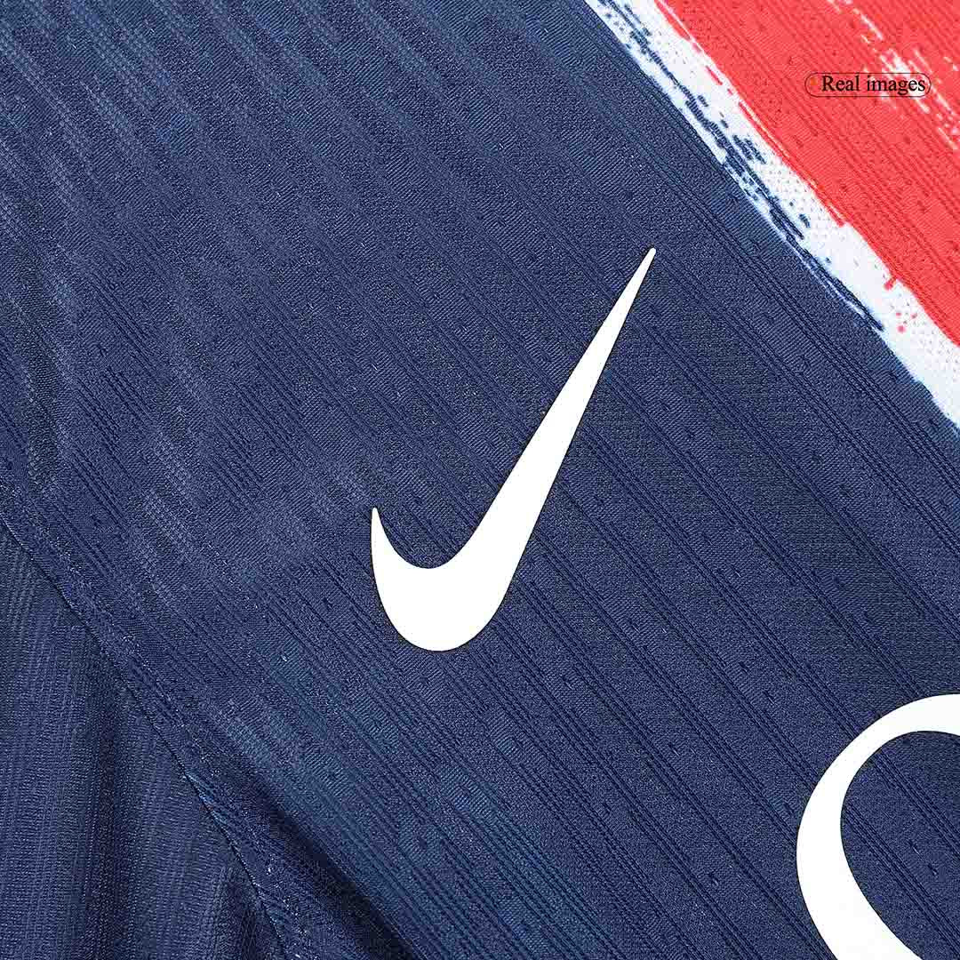 Camiseta de fútbol local auténtica del PSG n.° 25 de la Champions 2024/25, color azul marino - CAMPEONES DE EUROPA