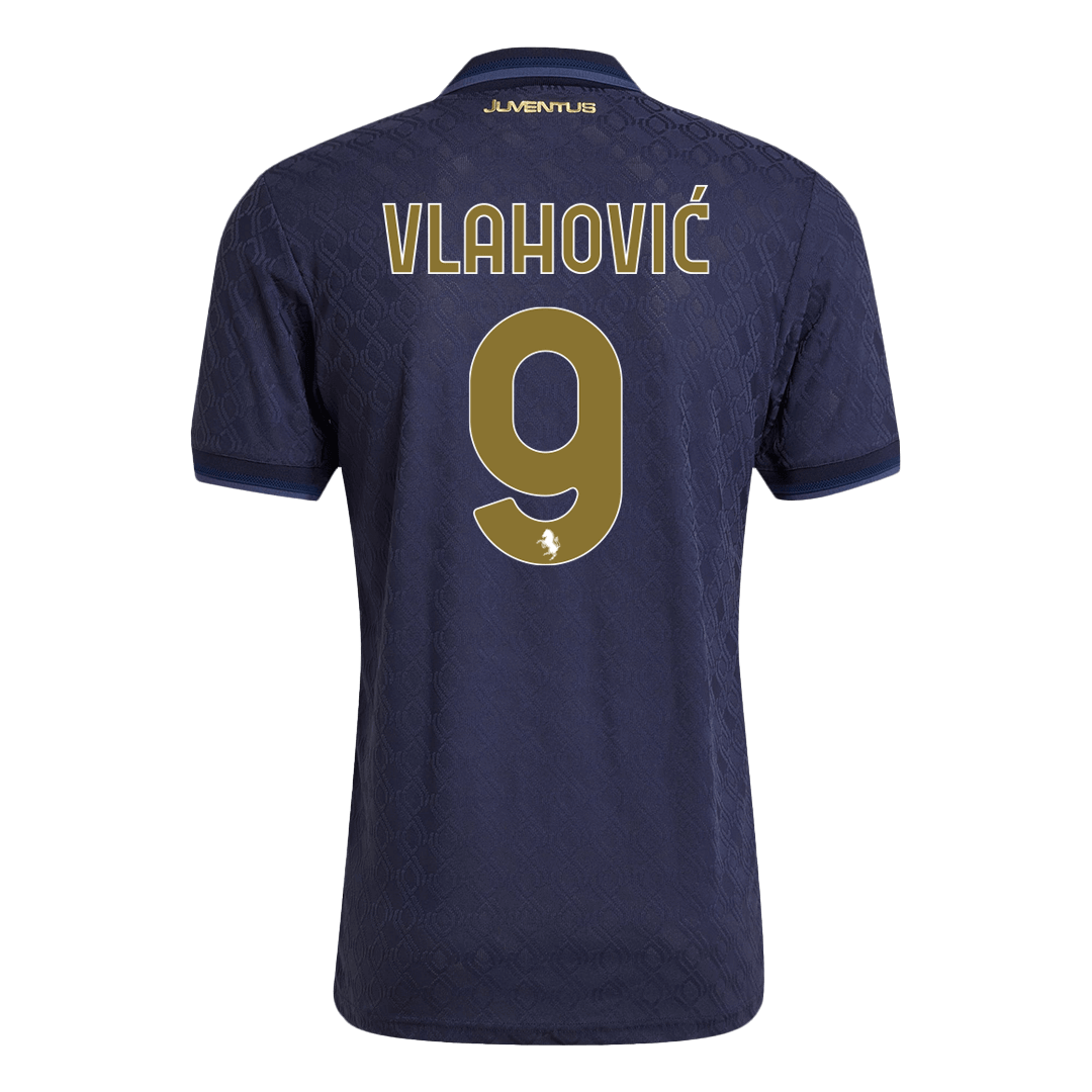 Camiseta de fútbol de visitante de la Juventus VLAHOVIĆ #9 2024/25 - Patrocinador de Save The Children