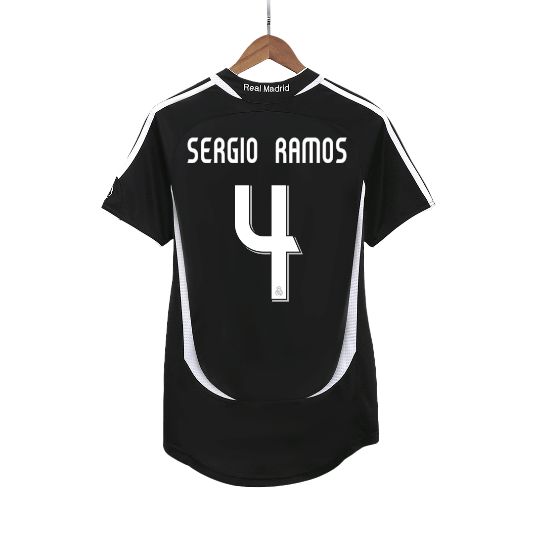 Camiseta de fútbol vintage del Real Madrid SERGIO RAMOS #4 Visitante 2006/07