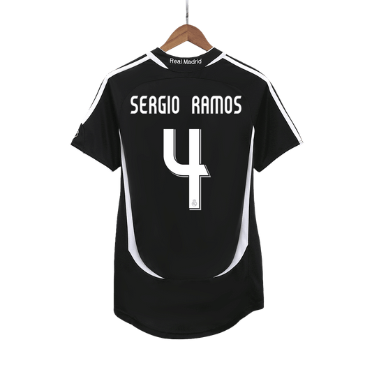 Camiseta de fútbol vintage del Real Madrid SERGIO RAMOS #4 Visitante 2006/07