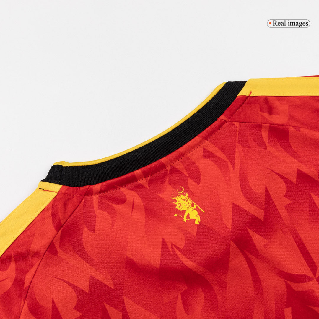 Equipación local de la selección hombre de Bélgica (camiseta + pantalón corto) para el Mundial 2026.