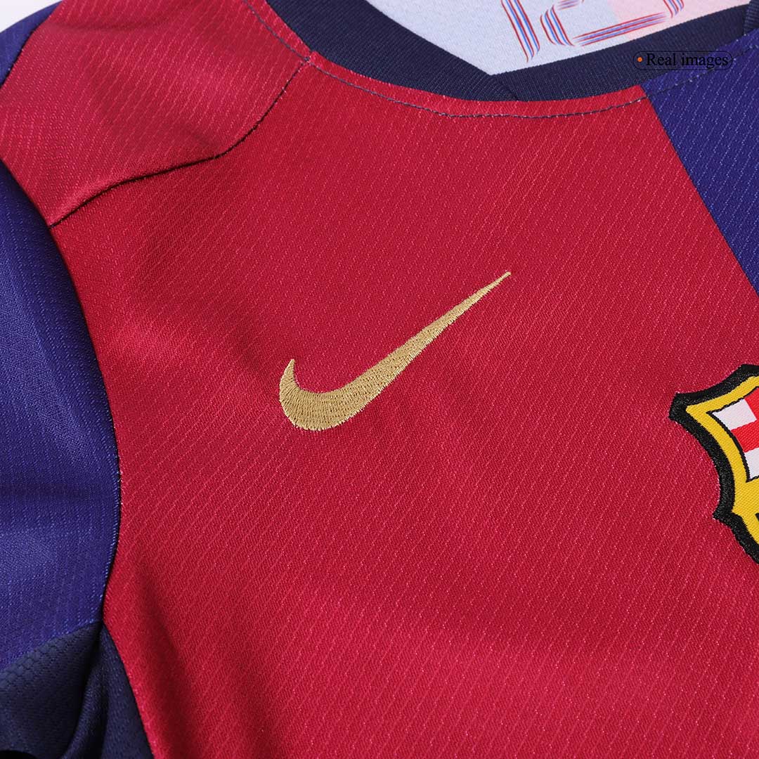 Kit de fútbol infantil del Barcelona (camiseta y pantalón corto) 2024/25 con el logotipo de Spotify sin texto