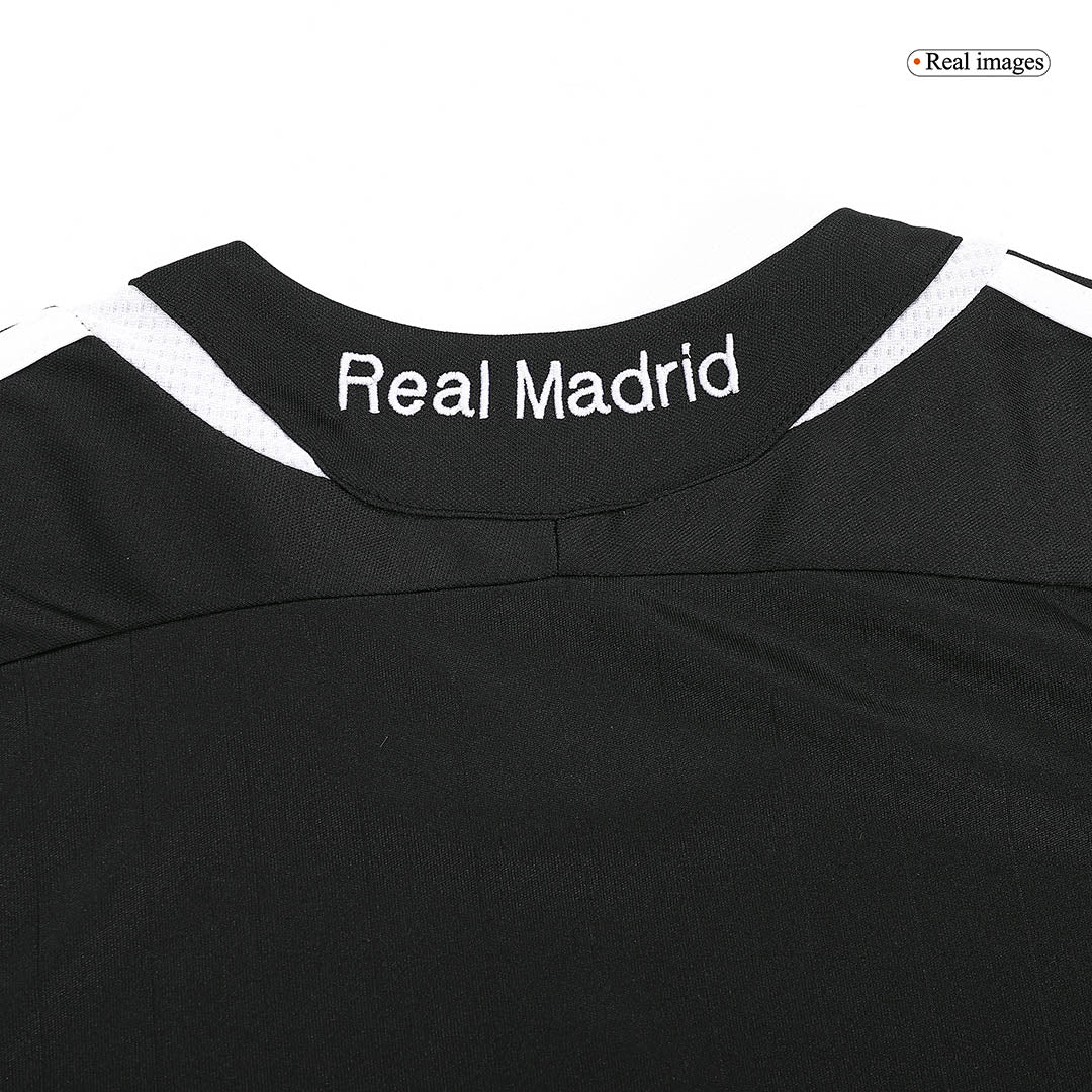 Camiseta de fútbol vintage del Real Madrid RAUL #7 Visitante 2006/07