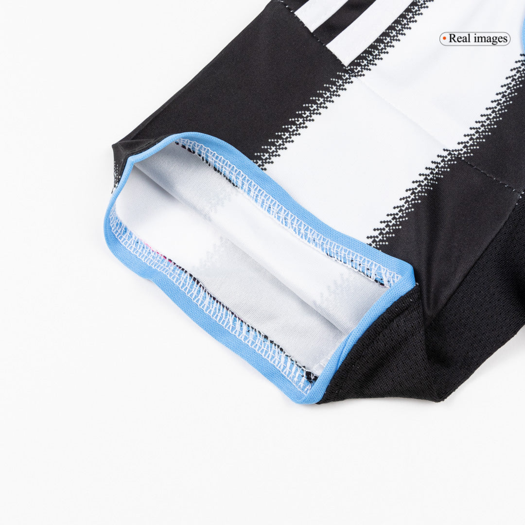 Kit de fútbol local del Newcastle United para niños (Kit y pantalón corto) 2025/26