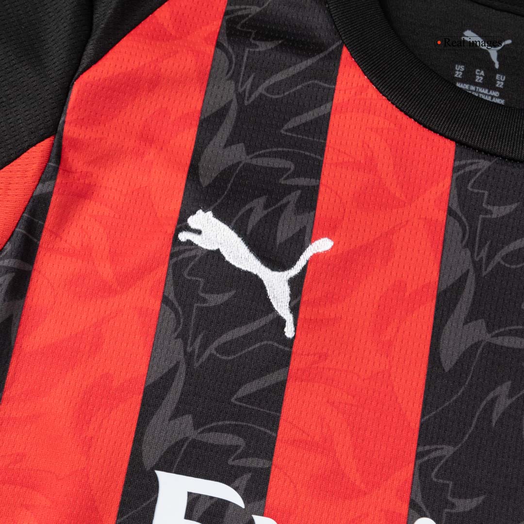 Kit de camiseta de fútbol local del AC Milan para niño (camiseta, pantalón corto y calcetines) 2025/26, rojo y negro