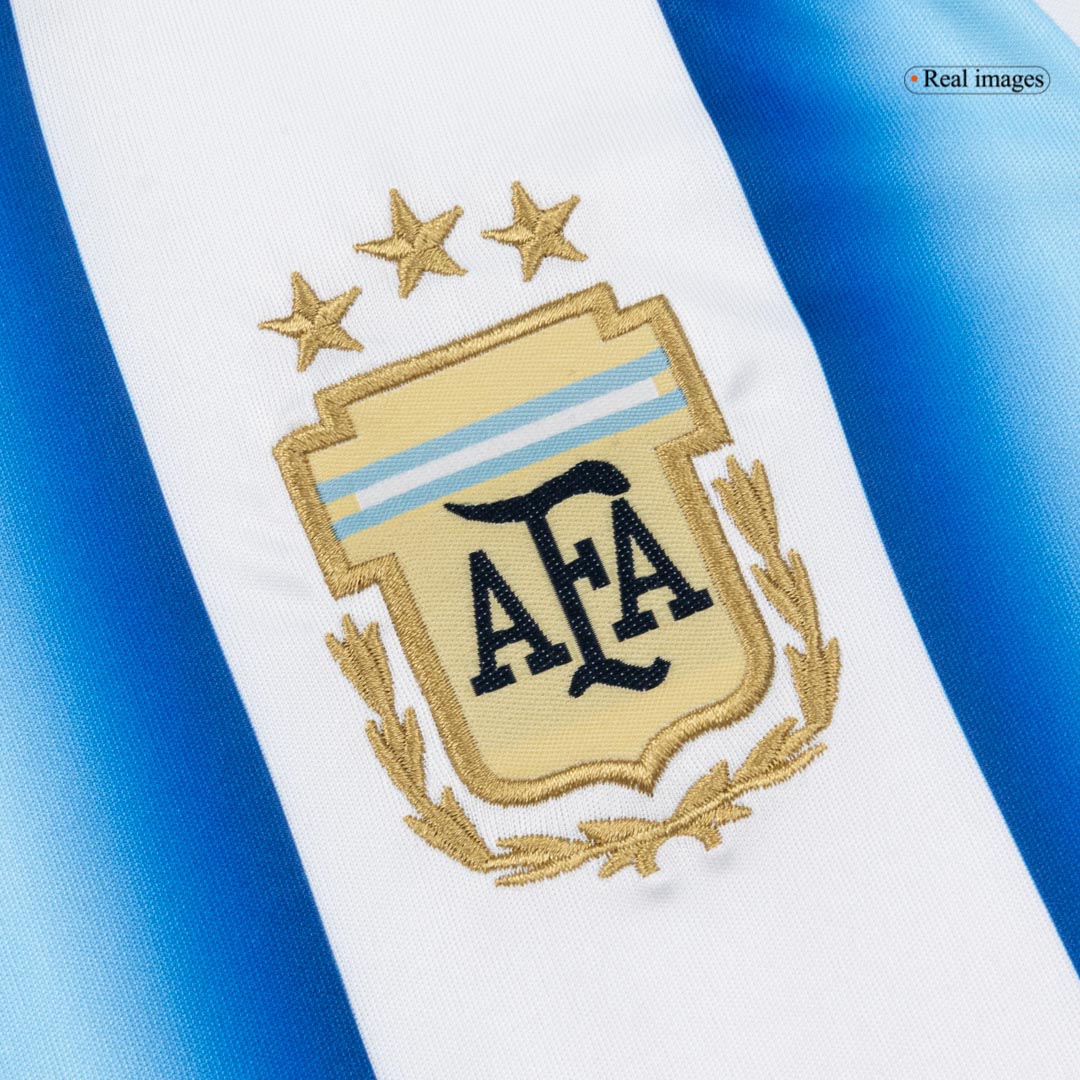 Kit de camiseta de fútbol local de Argentina para niños (camiseta, pantalón corto y medias) 2025/26