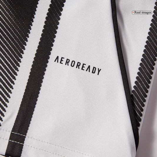 Camiseta de fútbol local de la Juventus 2025/26 en blanco y negro