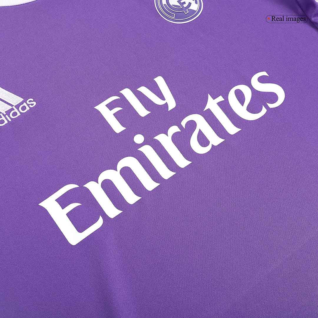 Camiseta de fútbol vintage de visitante del Real Madrid RONALDO #7 2016/17