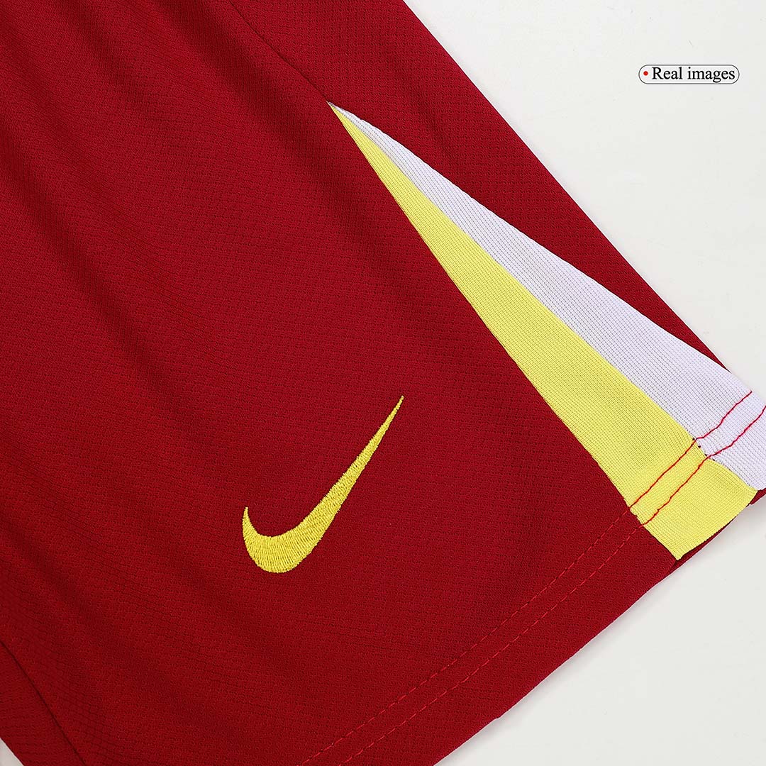 Kit infantil de local del Liverpool 2024/25 (camiseta, pantalón corto y medias)