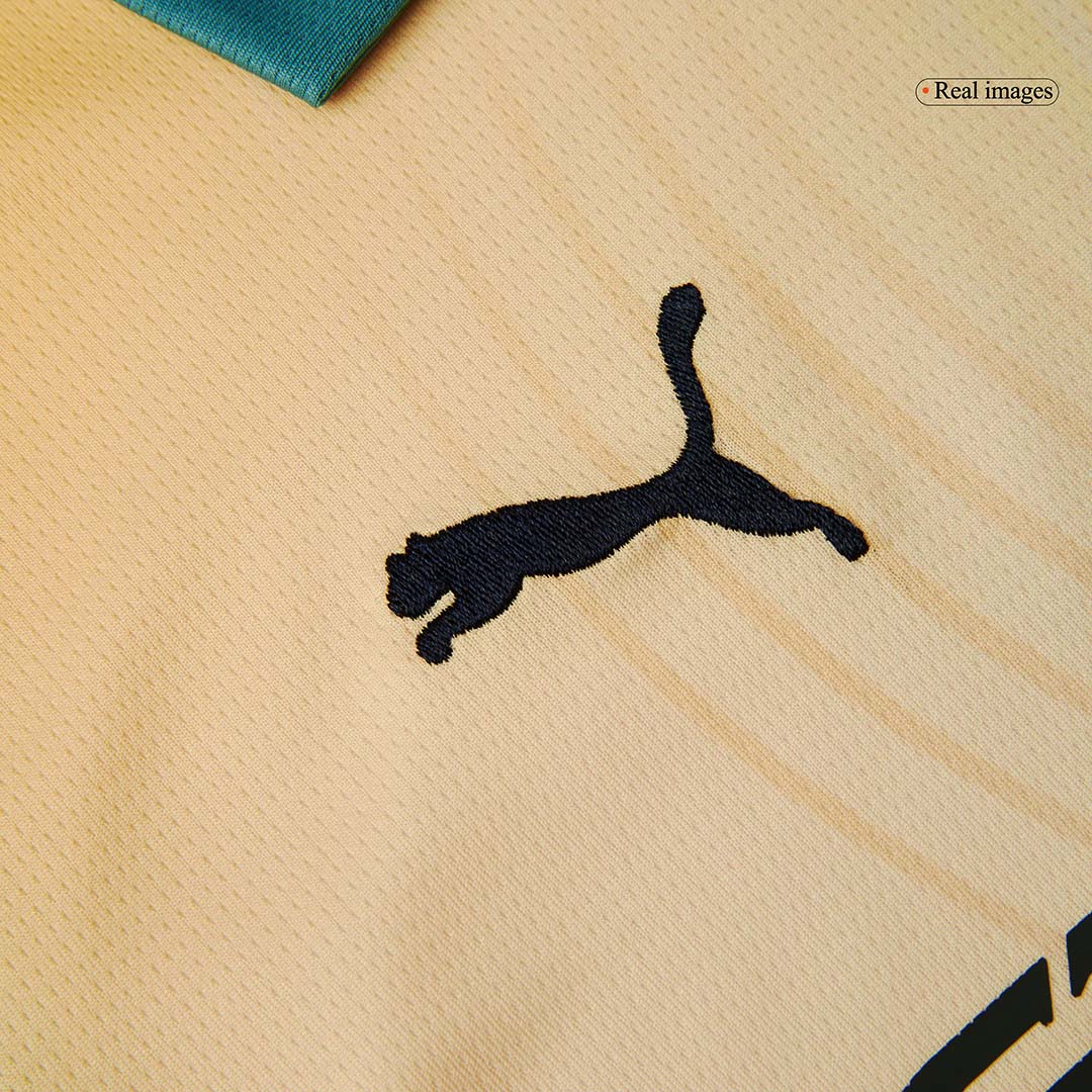 Kit de fútbol infantil del Manchester City (4.ª equipación visitante, "Definitely City") (Kit y pantalón corto) 2024/25