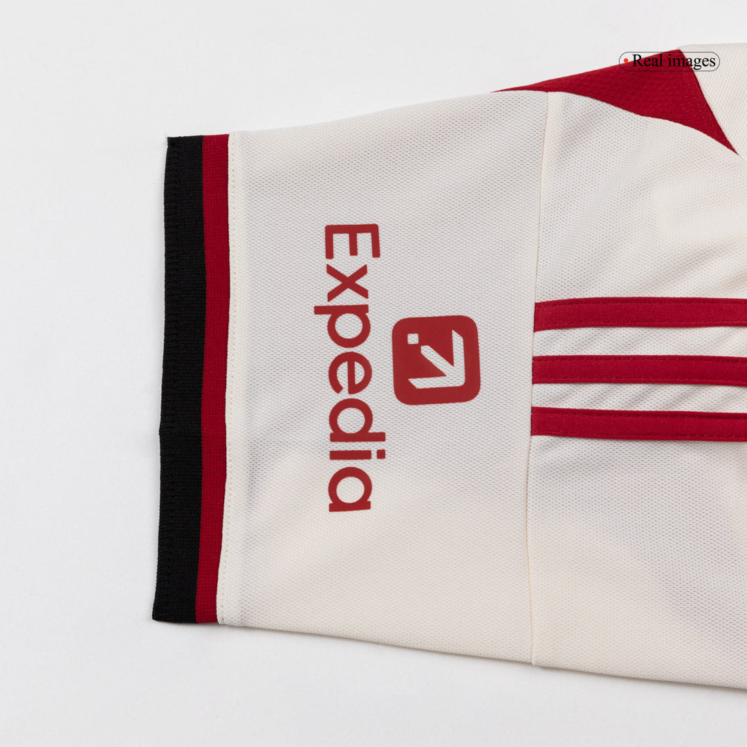 Kit de visitante del Liverpool (camiseta y pantalones cortos) 25/26 blanca