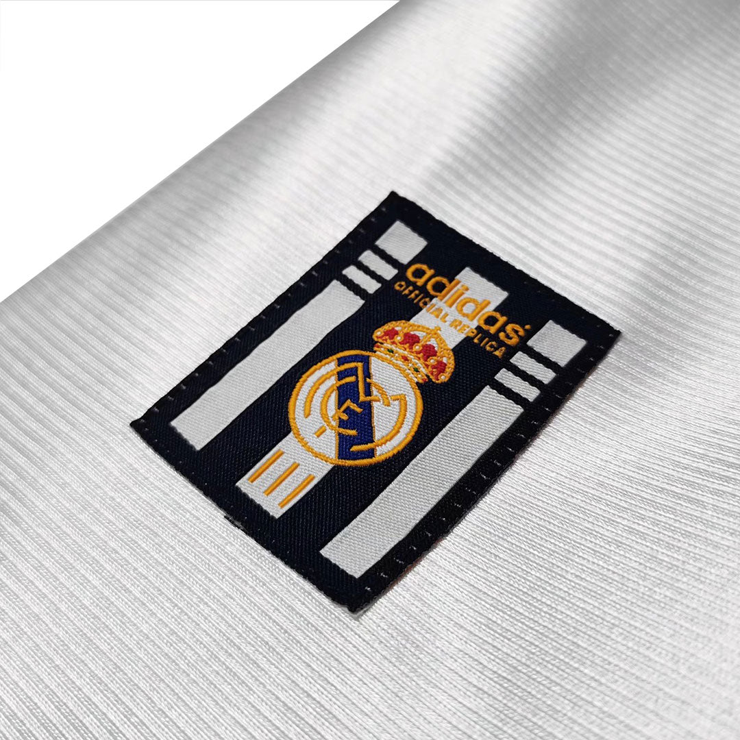Camiseta de fútbol vintage del Real Madrid 1998/00