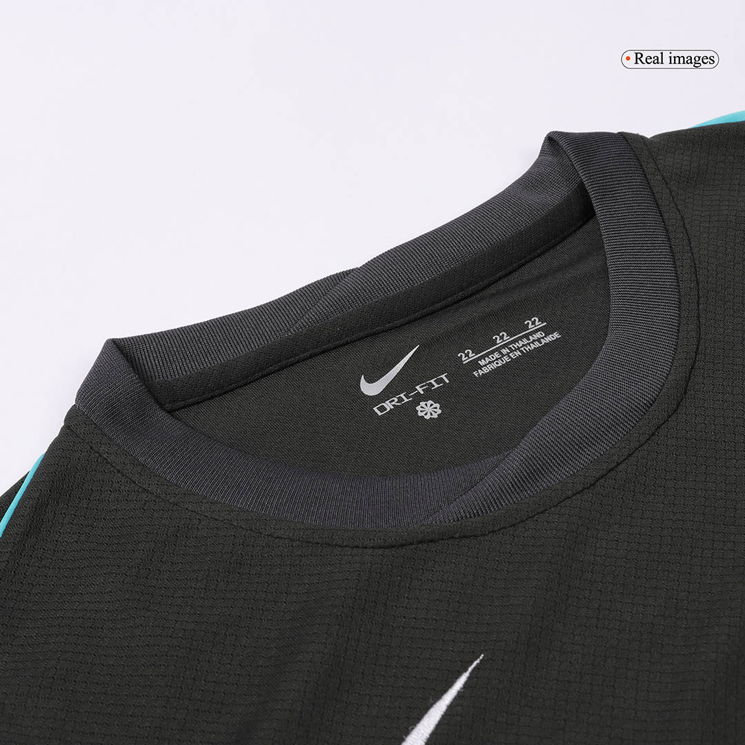 Kit de fútbol visitante del Liverpool para niños (camiseta y pantalón corto)